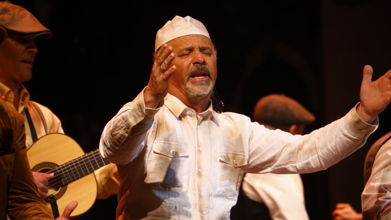 Momento de la actuación de la comparsa 'La antigua usanza'.