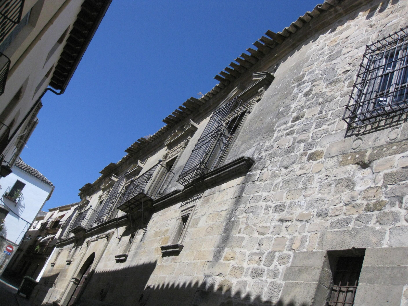Exterior del Palacio de los Medinillas desde la calle del Jurado Gómez.