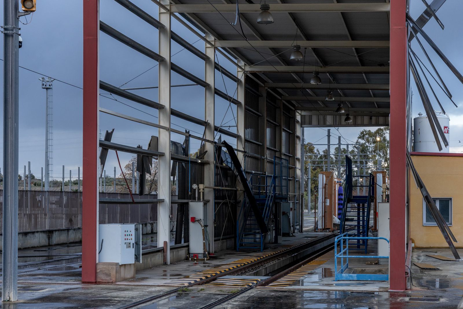 Las fuertes rachas de viento de la borrasca Leonardo dejan estas imágenes en Jaén