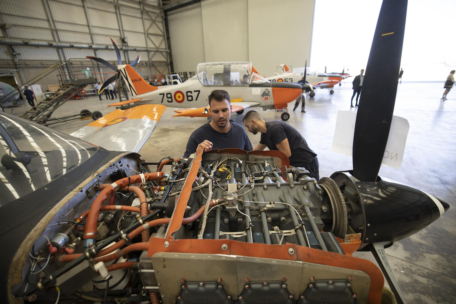 Las fotos de la visita de Felipe VI a la Maestranza Aérea de Sevilla