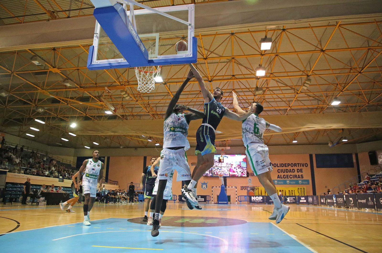 Las mejores fotos del UDEA - Albacete Basket
