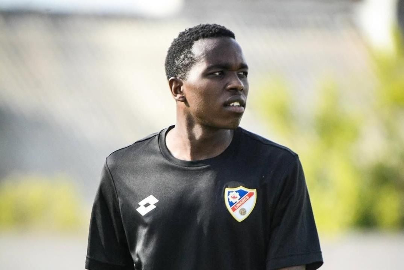 Peter Chikola, en un entrenamiento con la escuadra linarense.