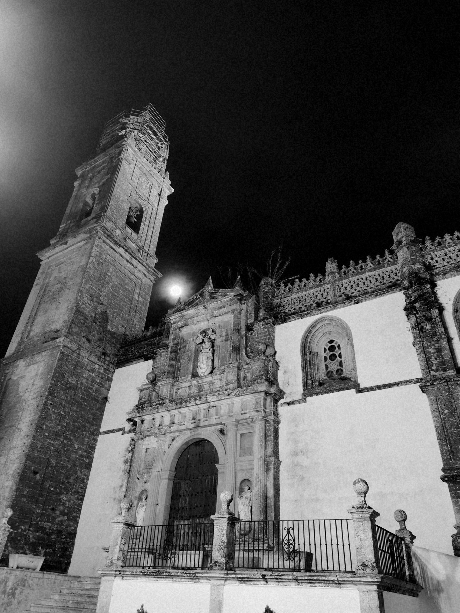 Luna llena en Medina sobre la Coronada