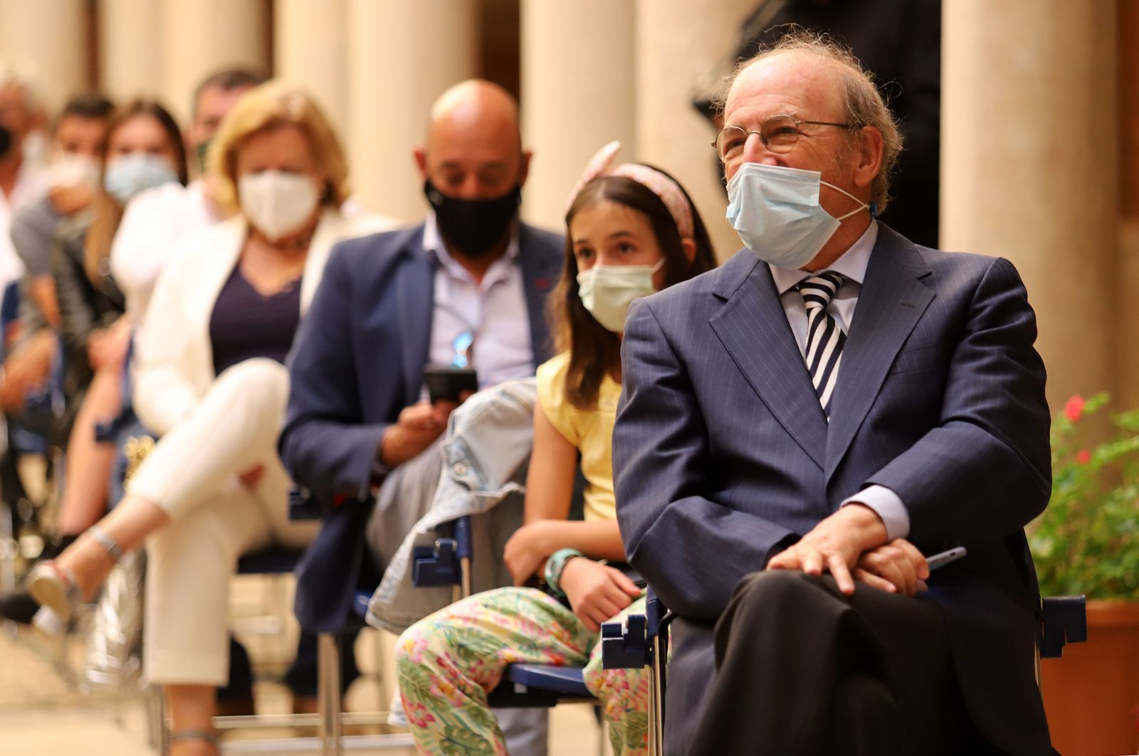 Imágenes de la entrega del Premio Marismas a Juana Carrillo y a Gabriela de la Fuente en su XIX edición