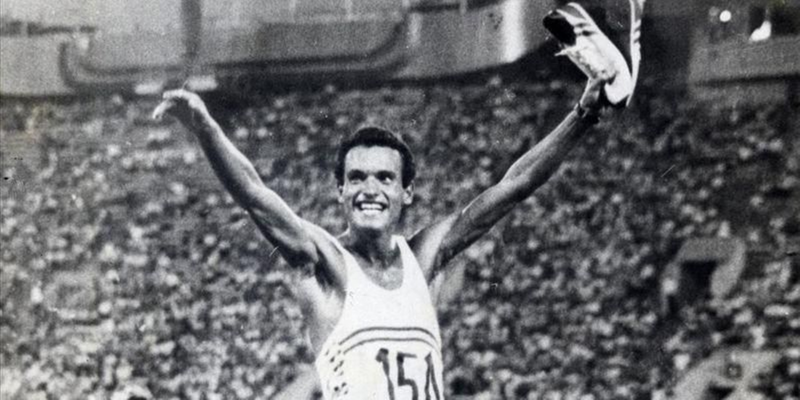 Jordi Llopart celebra su medalla al llegar al estadio olímpico de Moscú