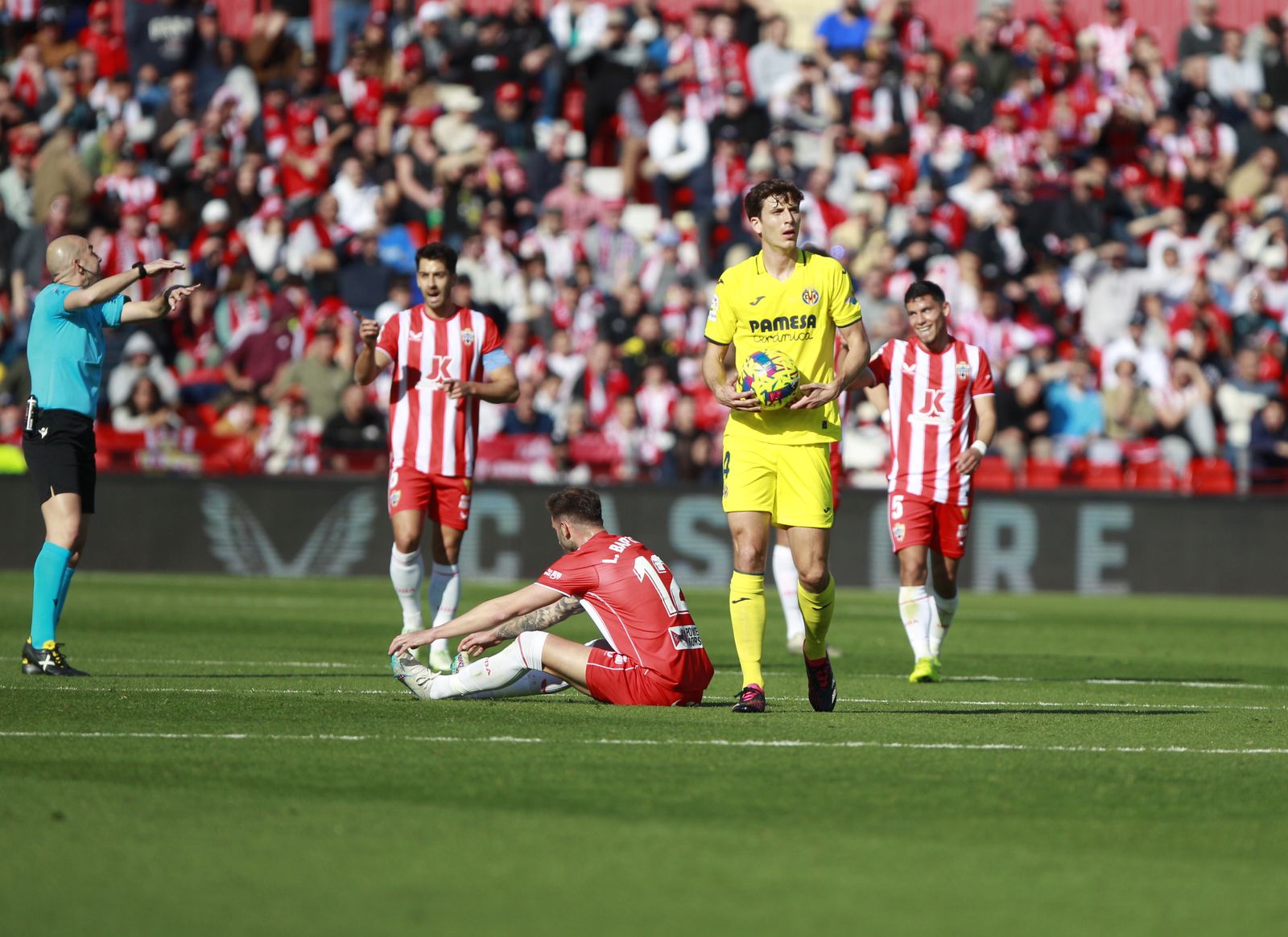 Imágenes de la derrota de la U.D. Almería ante el Villarreal por 0 a 2