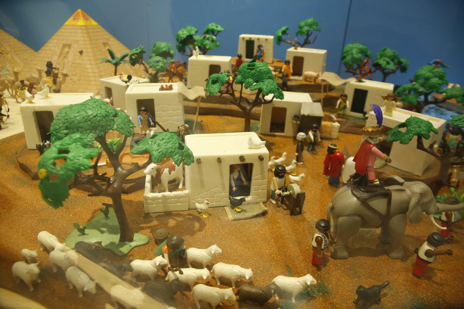 Imágenes del belén de figuras de playmobil de Granada