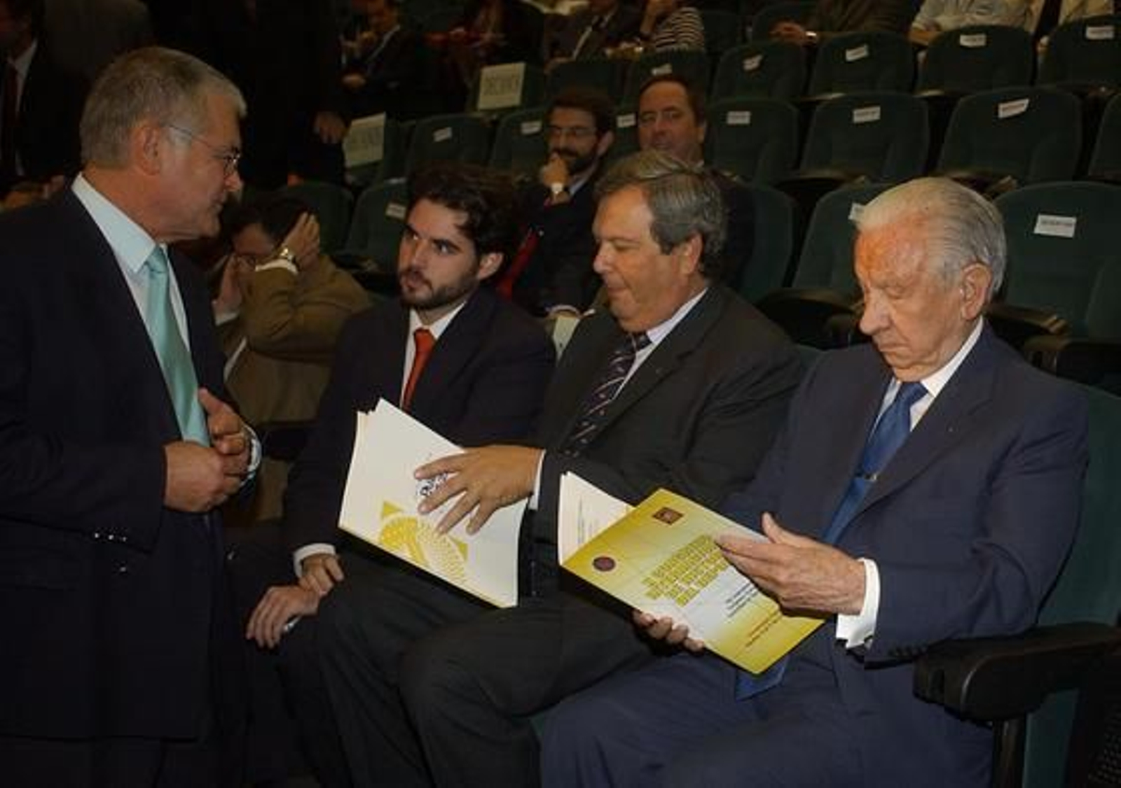 Juan Antonio Samaranch durante el acto de imposición de la Medalla de Honor de la Universidad Pablo de Olavide, en 2005.

Foto: Manuel Gómez