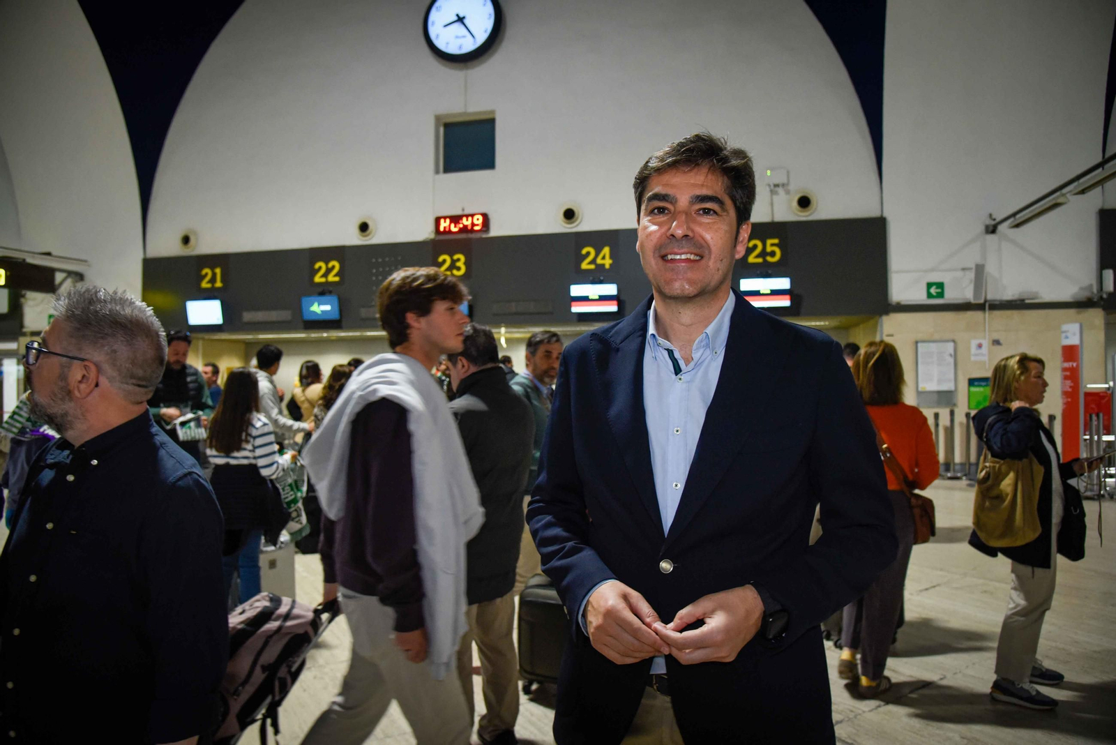 Imágenes de la salida del Real Betis hacia Florencia