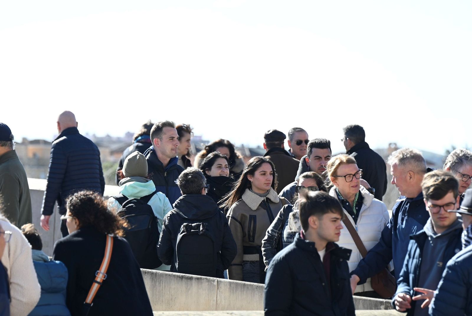 El sol llena de nuevo las calles de gente en Córdoba