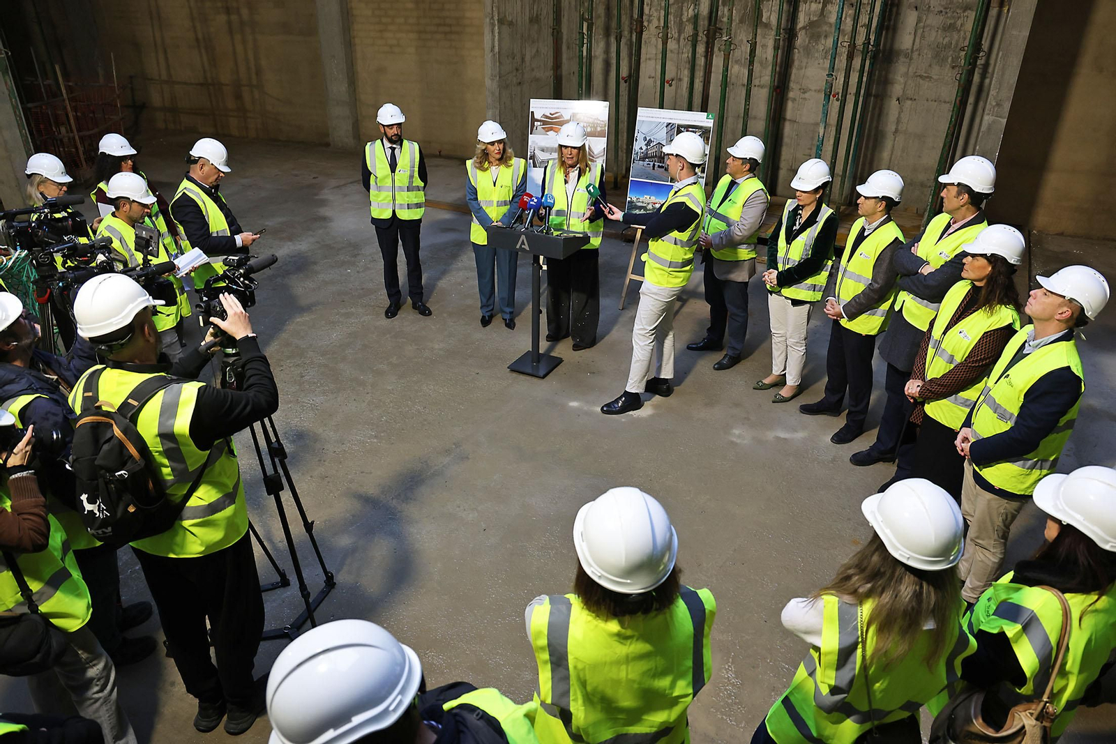 Imágenes de la visita las obras de la antigua Delegación de Hacienda