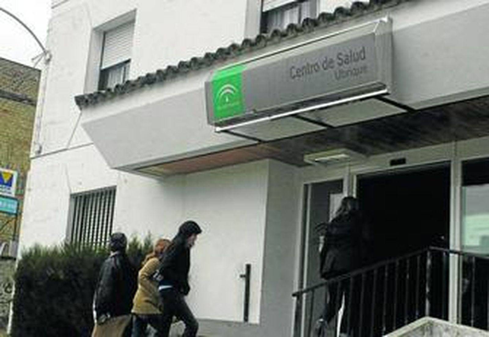 Una imagen de archivo del centro de salud de Ubrique.