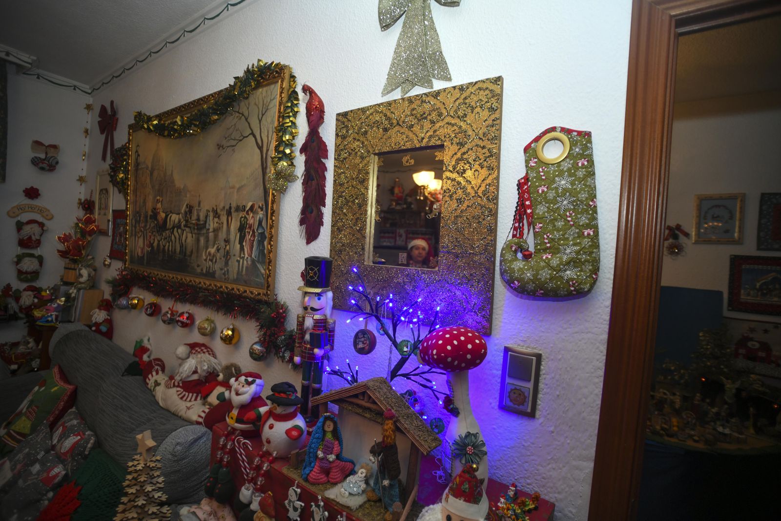 Fotos de la casa decorada por Navidad de la Mamá Noel de España