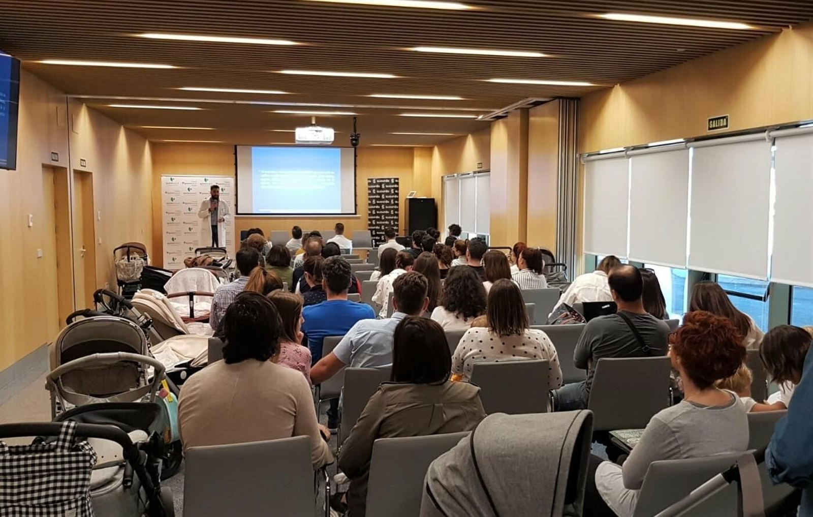 Jornada de formación a familias tras el parto.