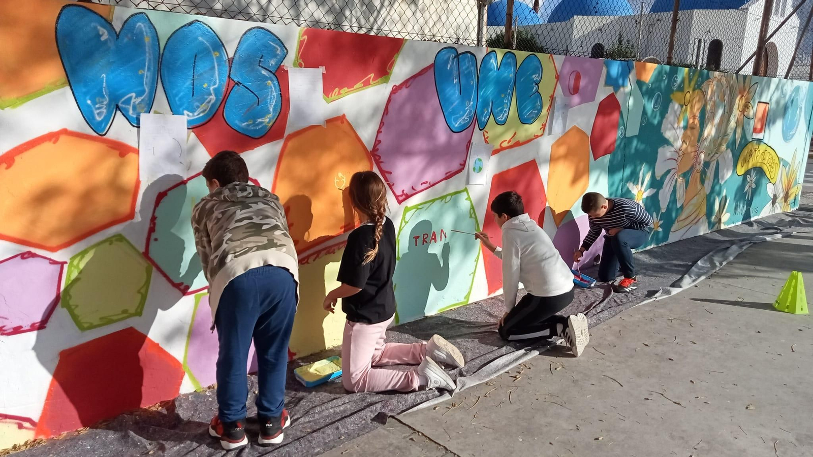 Fotos del mural por la inclusión del colegio Caetaria de Algeciras