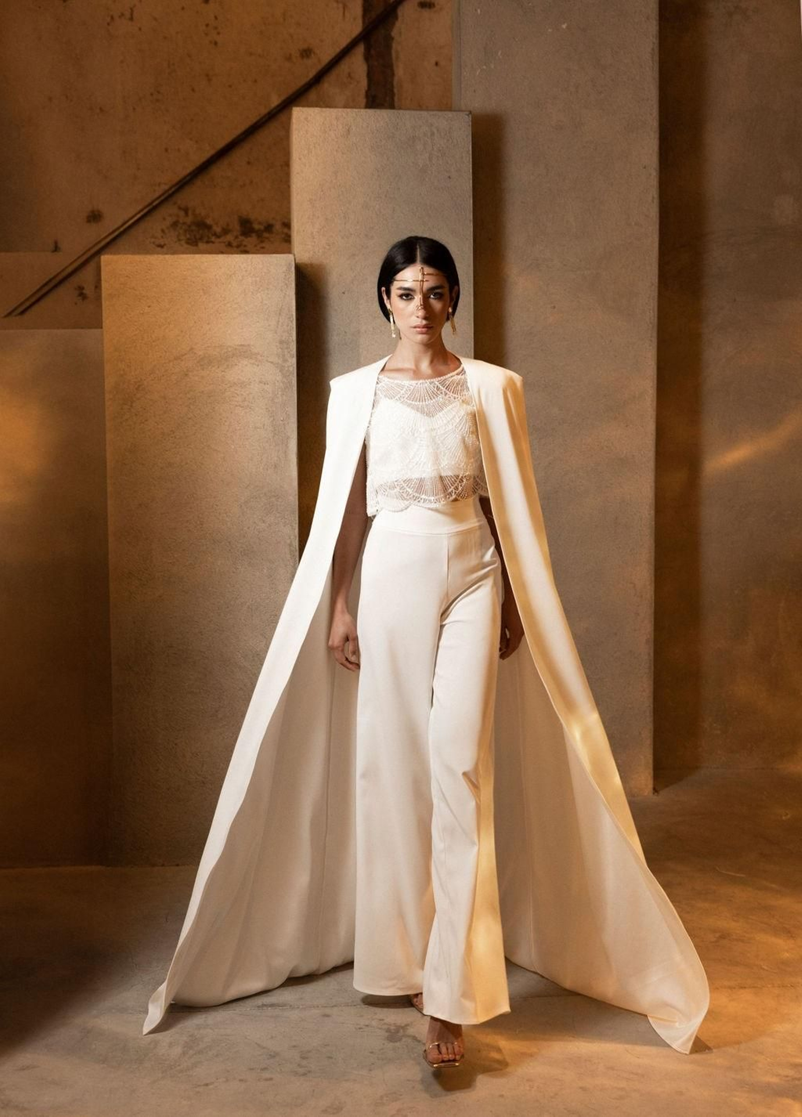 Los looks desmontables están a la orden del día en las bodas de otoño e invierno