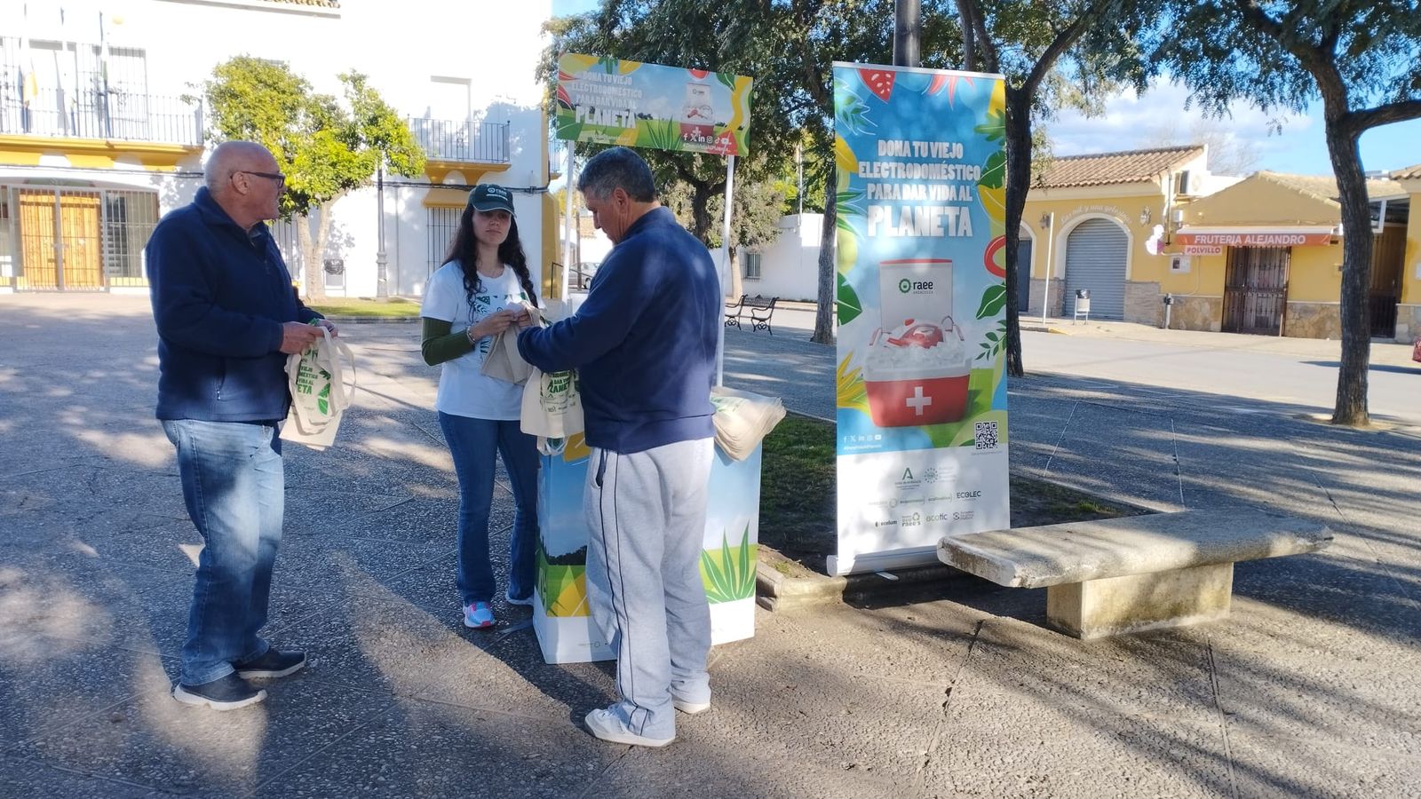 Campaña 'Dona Vida al Planeta' en El Torno.