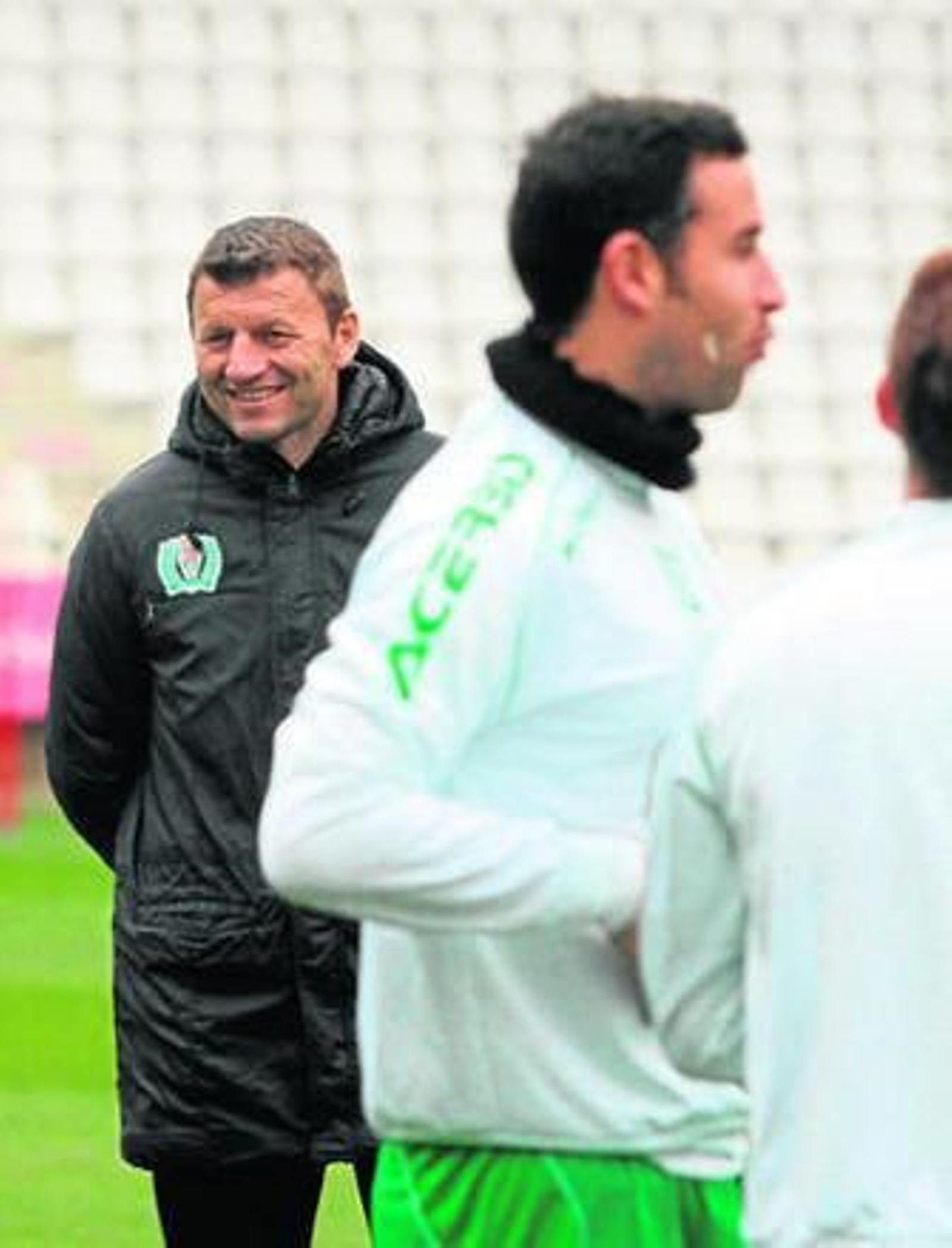 Miroslav Djukic, sonriente, durante un entrenamiento en El Arcángel.