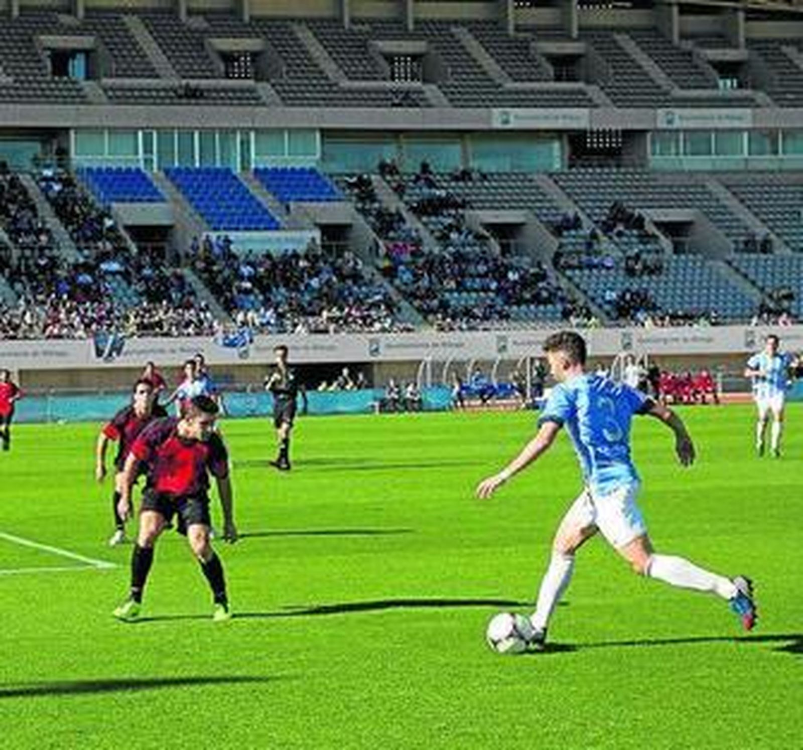 Samu Castillejo, en un Malagueño-San Pedro.