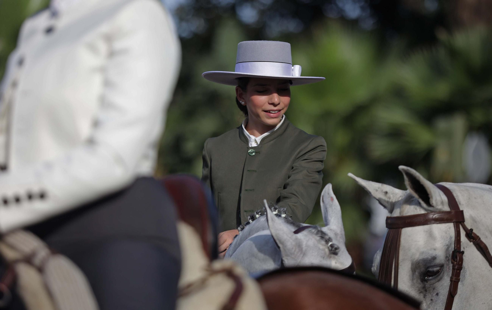 Búscate en las fotos de la cabalgata de la Feria Real de Algeciras 2025