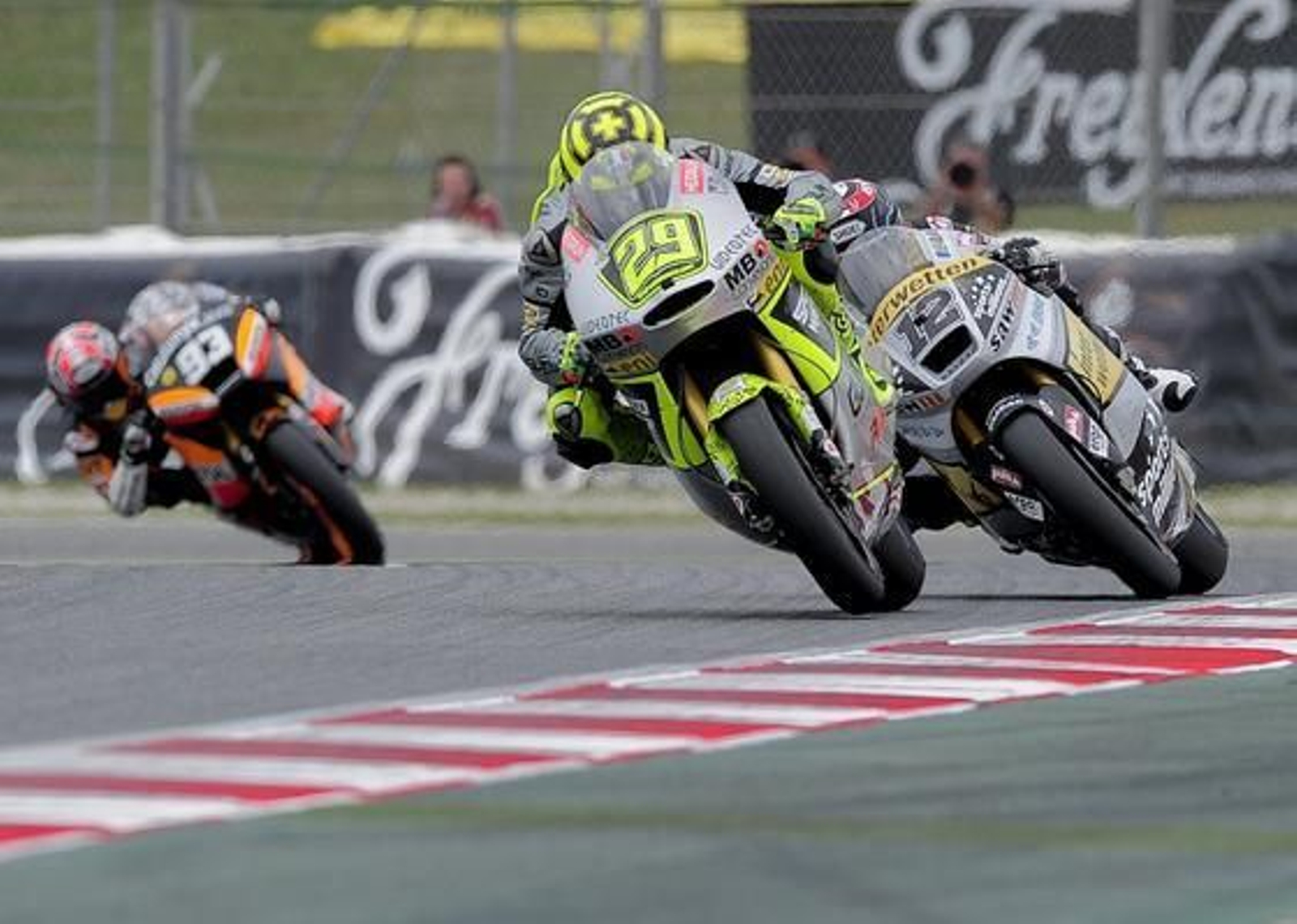 Las imágenes de la carrera de Moto2 del Gp de Cataluña.

Foto: AFP