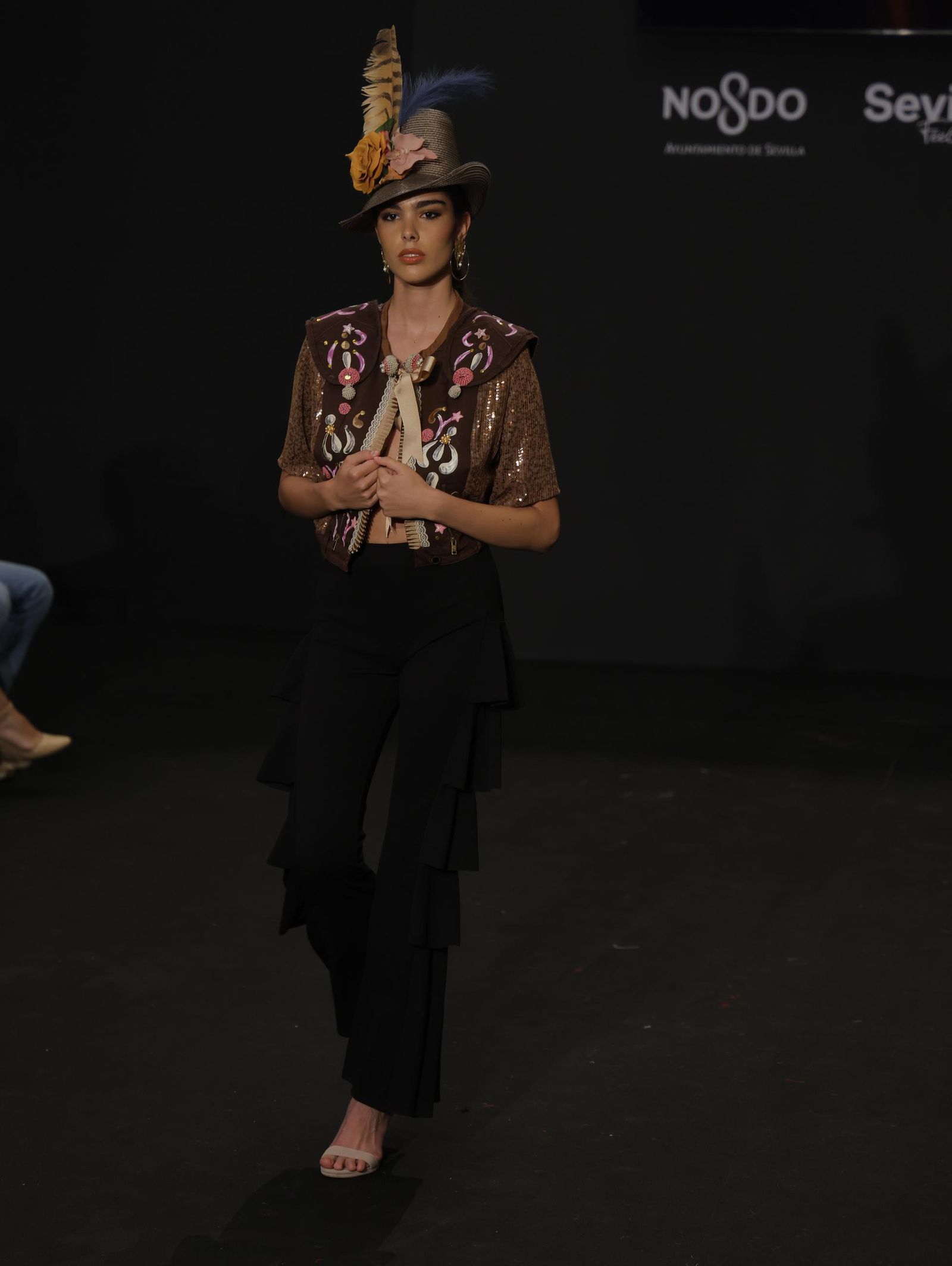 Emprende Lunares, el desfile de moda flamenca de Marga FBI, que anticipa la Feria de Abril: todas las fotos.