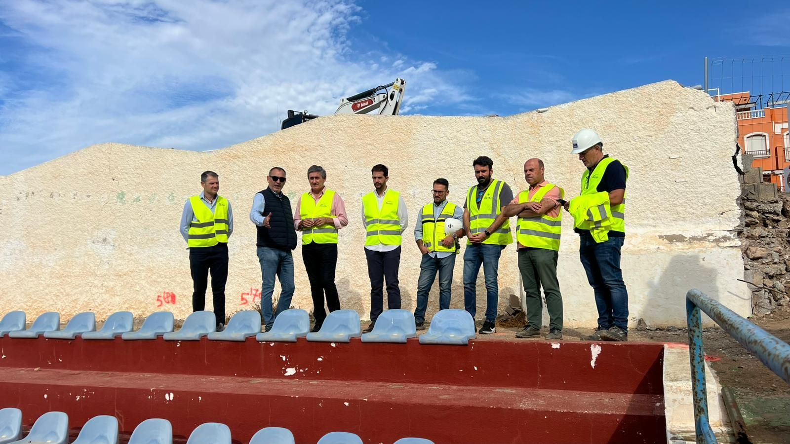 Avanzan las obras en el Complejo Deportivo 'Miramar' de Adra