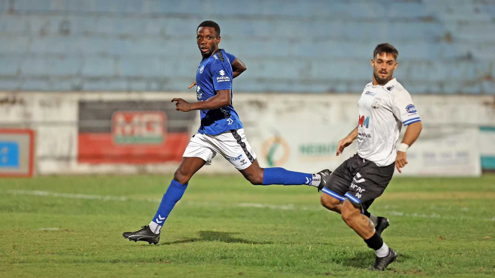 Imágenes del Trofeo de la Copa y la Venencia entre el Jerez Industrial y el Xerez DFC
