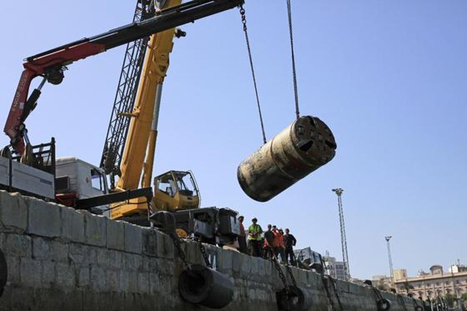 La construcción del aliviadero de pluviales en la plaza de San Juan de Dios culmina su primera fase.

Foto: Almudena Torres
