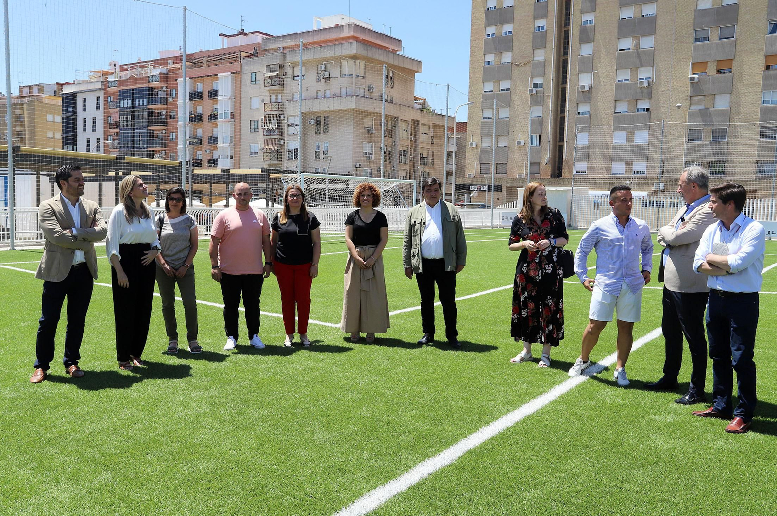 María Eugenia Limón y Gabriel Cruz con miembros de la Corporación Muncipal de la capital y de la empresa Endurance Sport y Gestión.