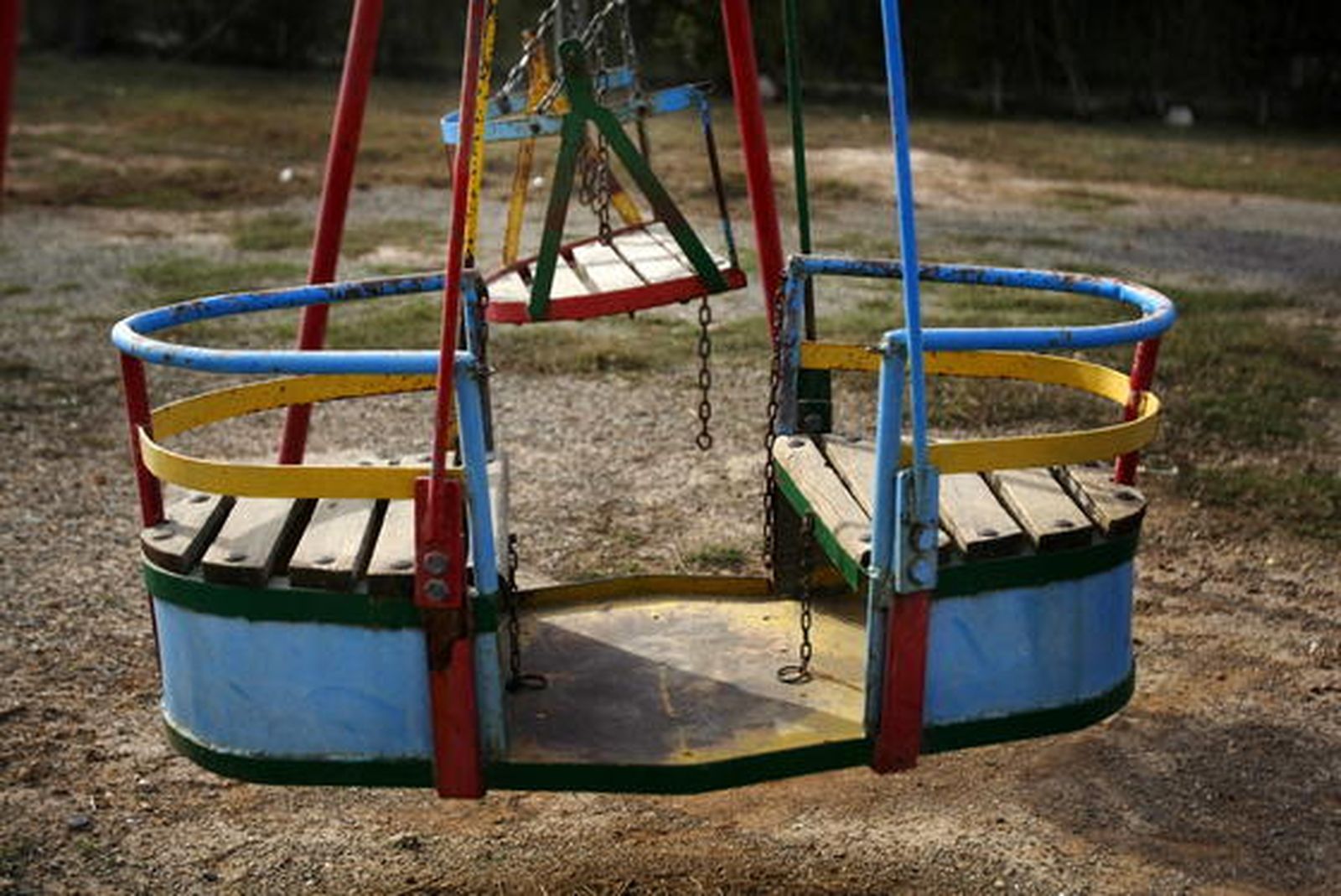 Columpios en el jardín de una finca junto a la laguna. 

Foto: Fito Carreto