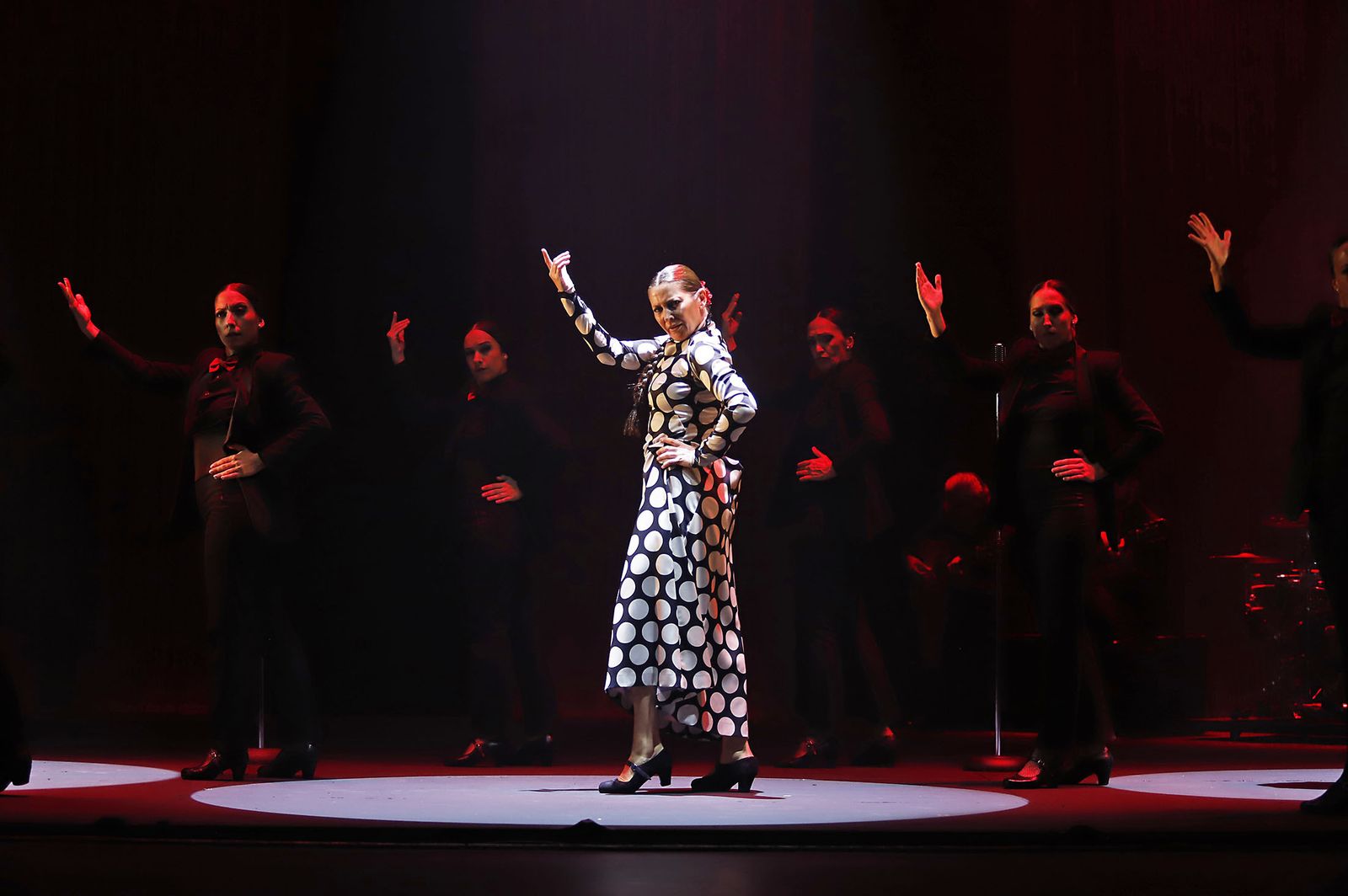 La actuación de Sara Baras en la Casa Colón de Huelva en imágenes