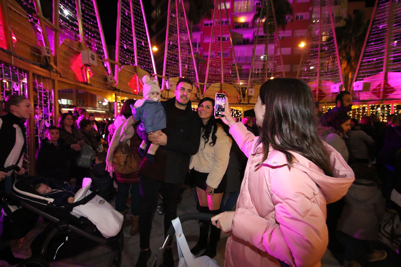 Las imágenes del encendido de las coronas de los Reyes Magos