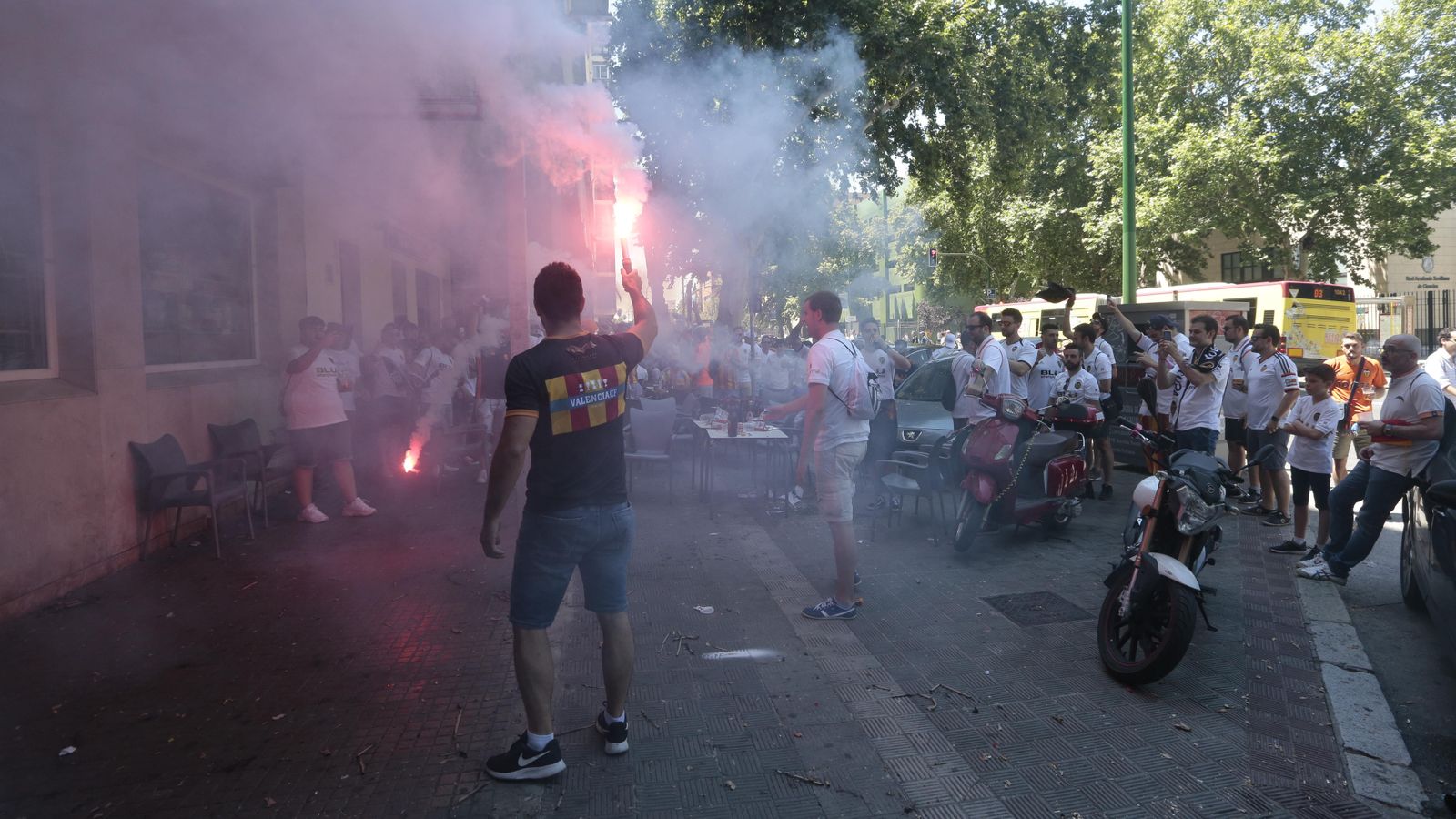 Espectaculares imágenes de la afición del Valencia