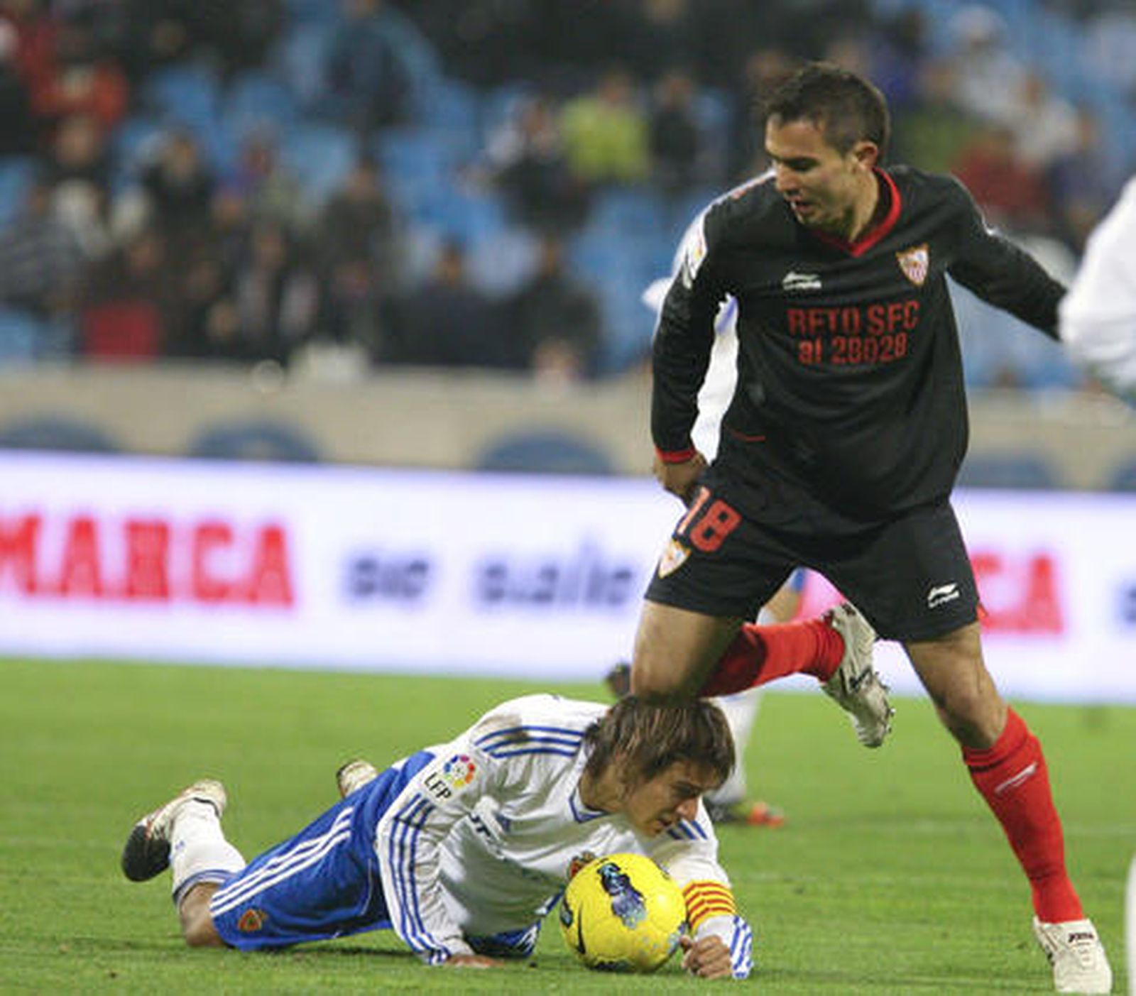 El Sevilla rompe su mala racha al vencer al Zaragoza fuera de casa (0-1). / EFE
