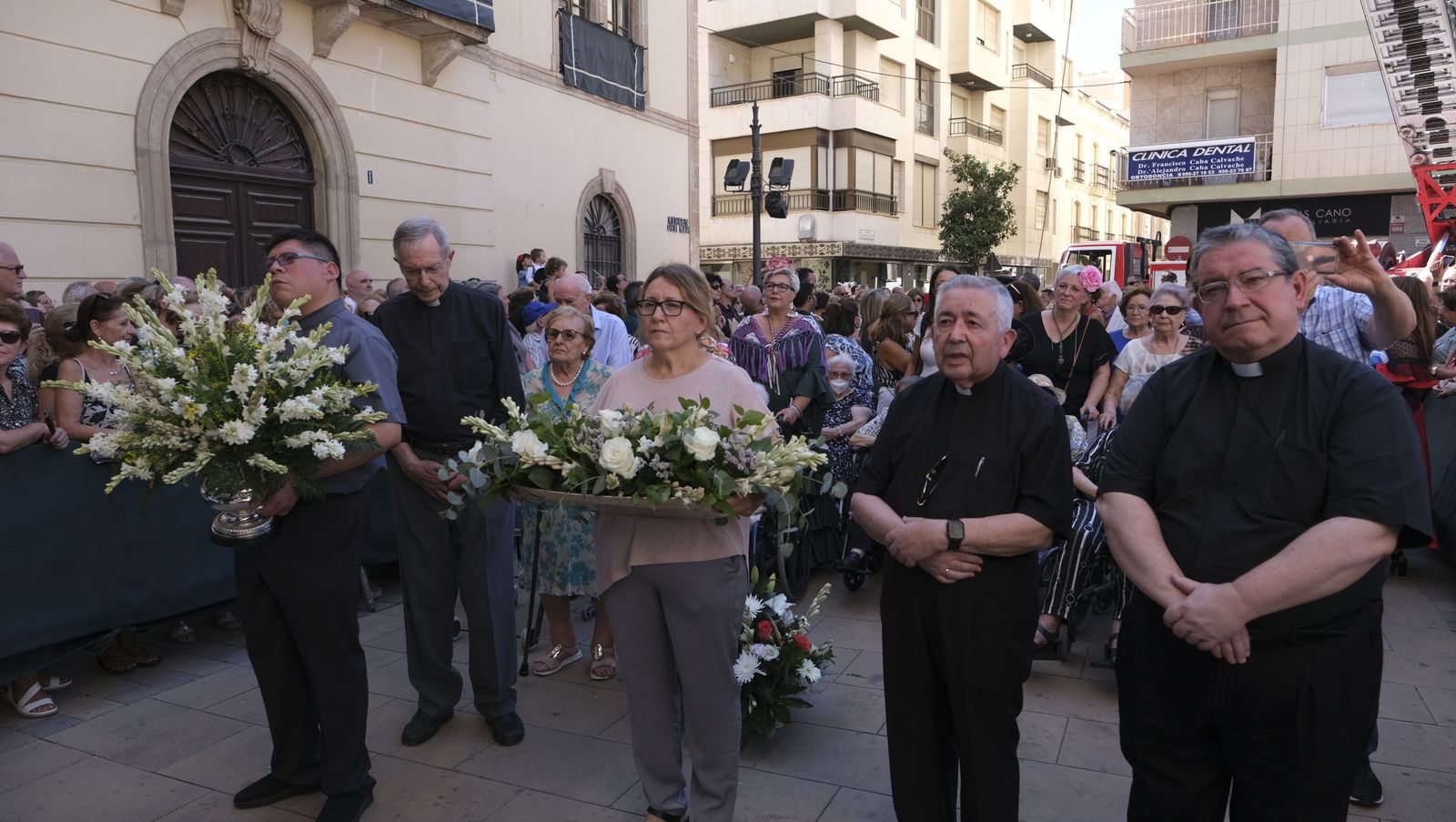 Imágenes de la ofrenda floral a la Virgen del Mar. Feria de Almería 2022