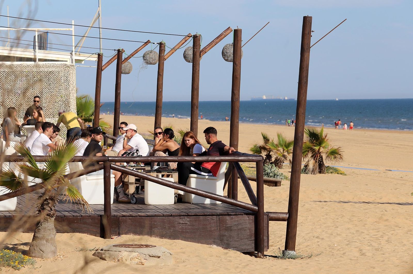 Imágenes de la playa de Punta Umbría en la fase 1 de la desescalada