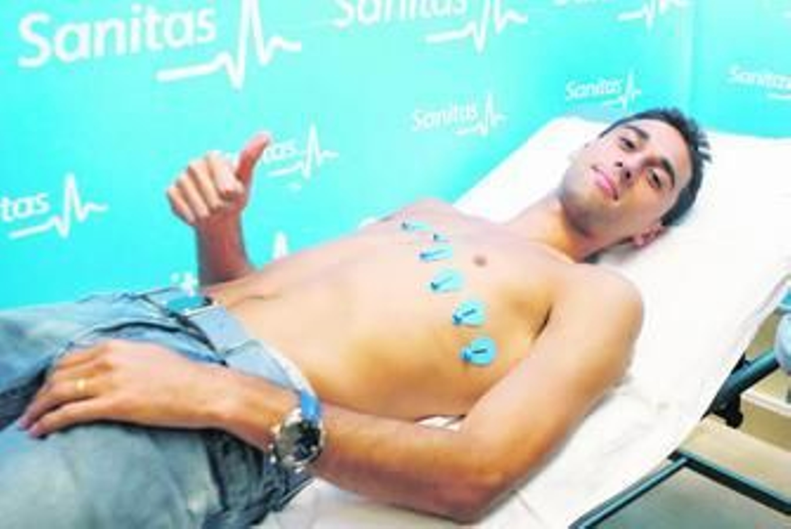 Arbeloa pasó ayer el reconocimiento médico.