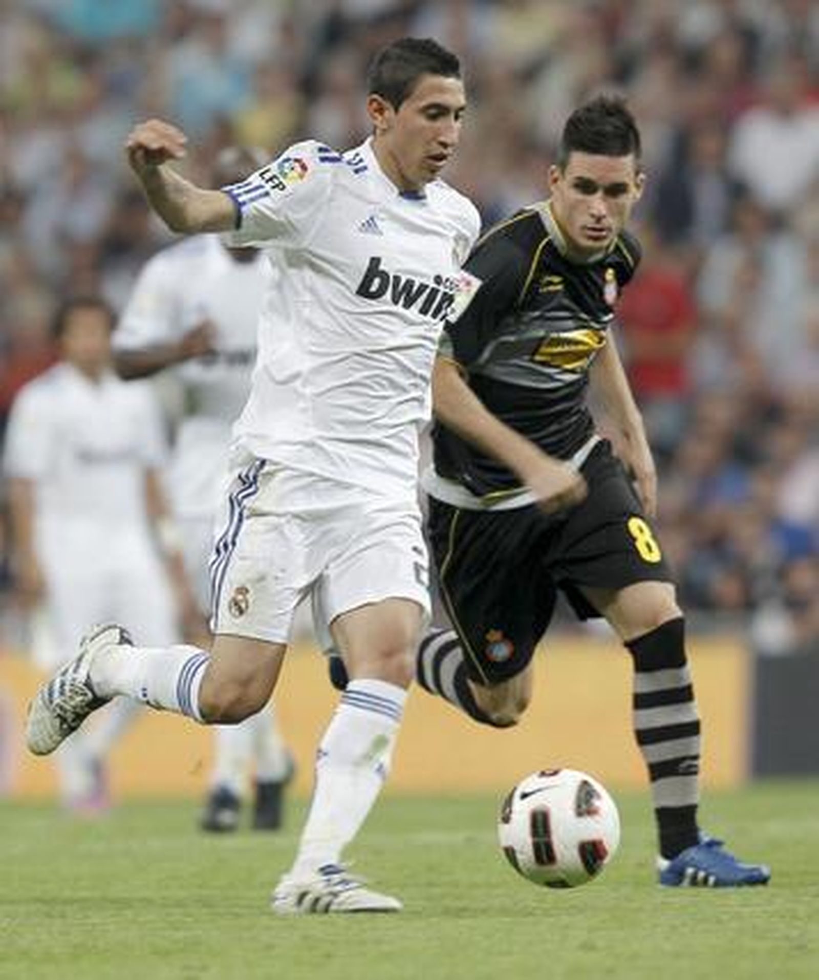 El Real Madrid gana al Espanyol en el Bernabéu. / EFE