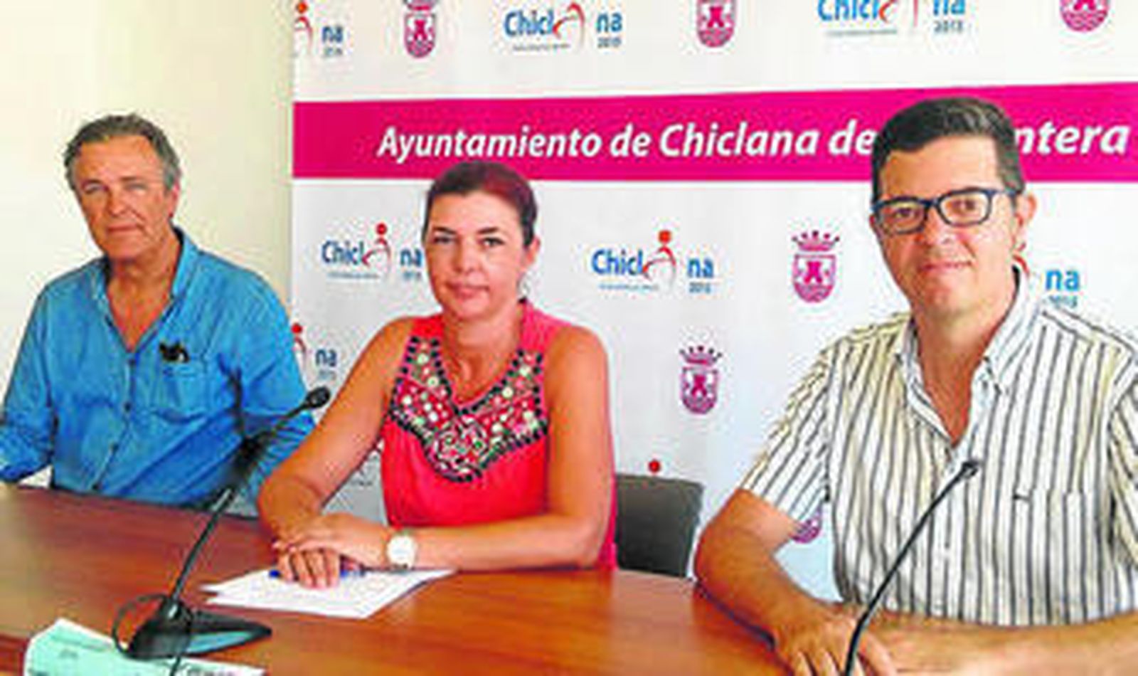 Los impulsores de la iniciativa, durante su presentación ayer en el Consistorio.