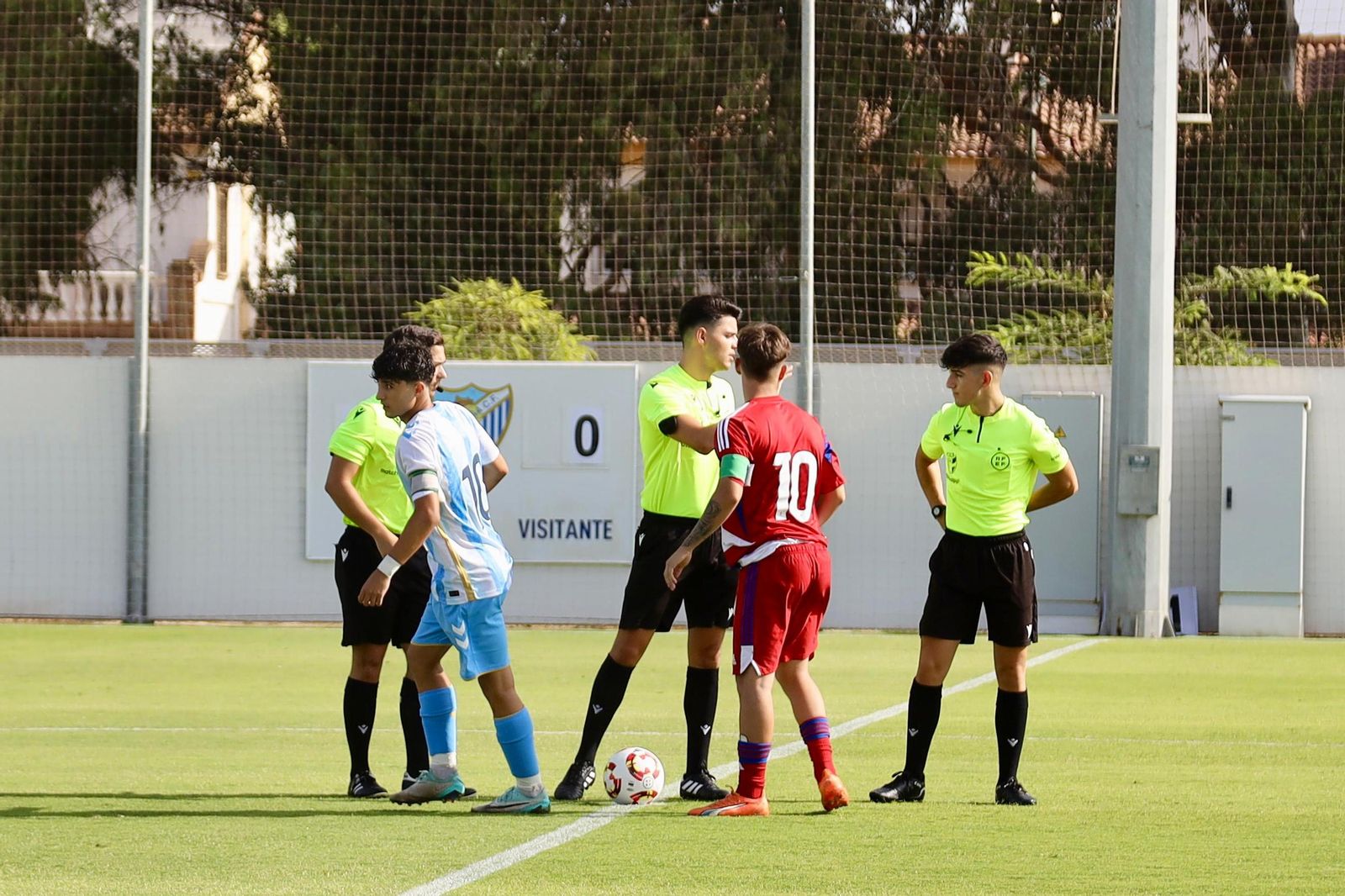 Las fotos del histórico primer partido oficial en La Academia del Málaga CF