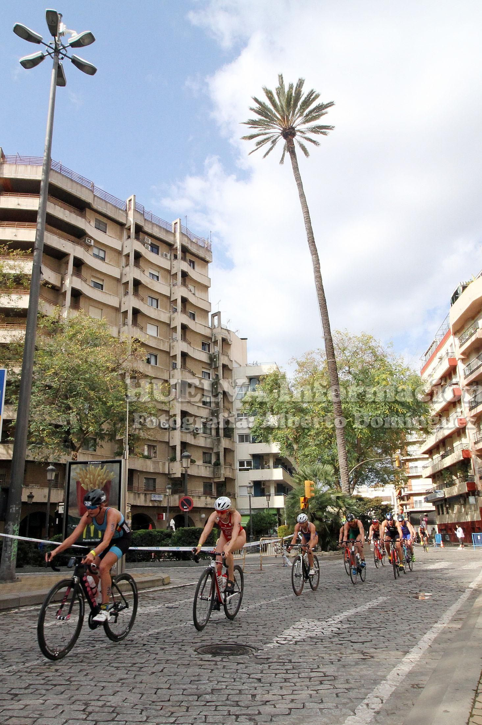 Triatlón en Huelva, imágenes de la Copa de Europa y Campeonato Iberoamericano