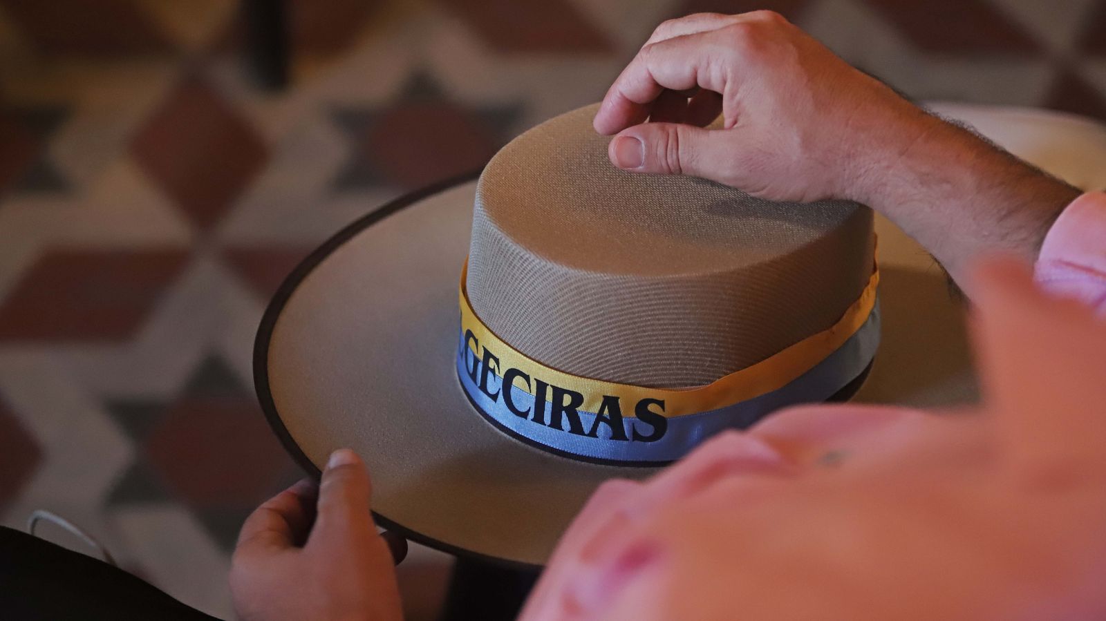 Entrega de la Medalla de la ciudad a la hermandad del Rocío de Algeciras