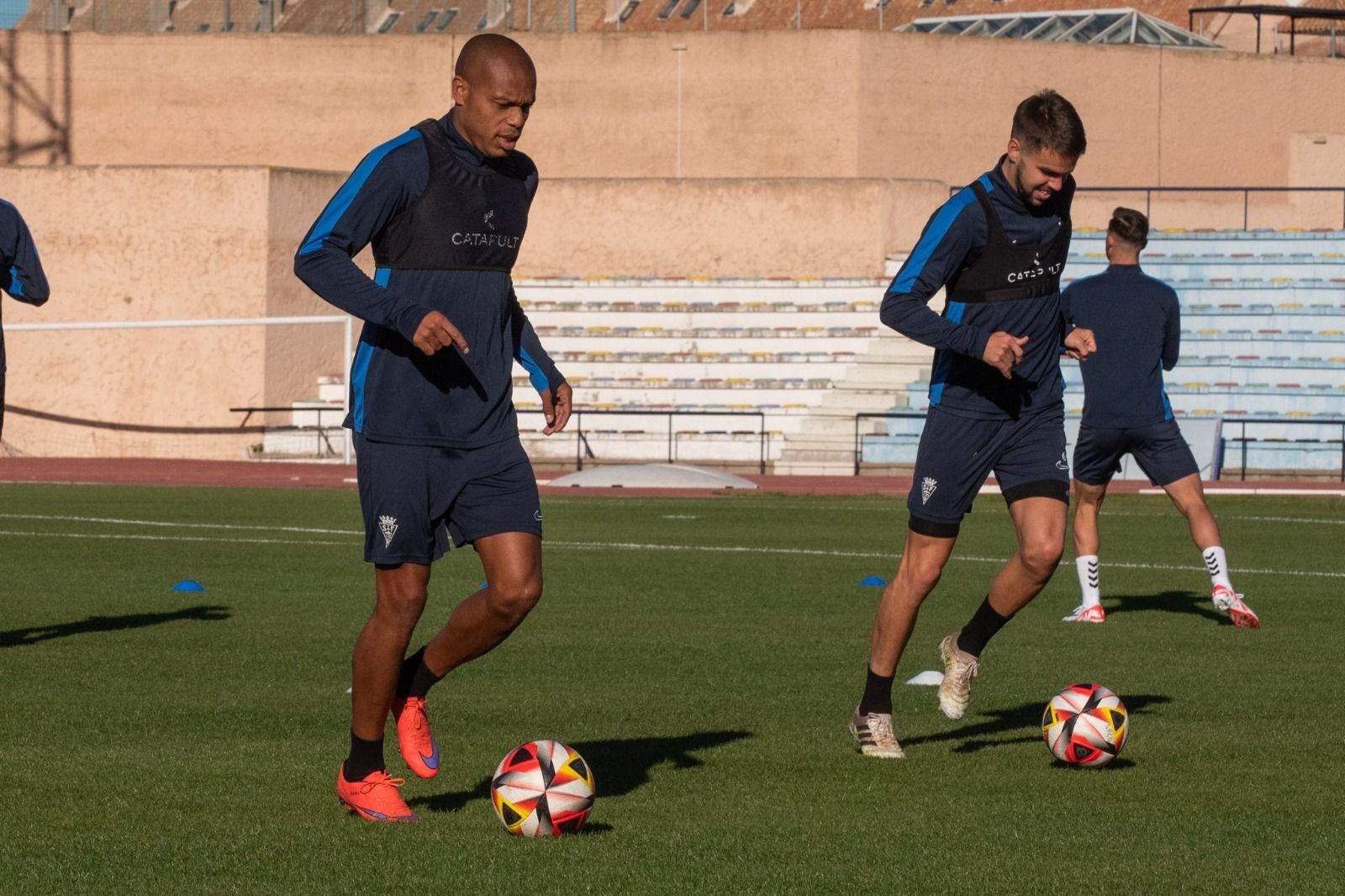 El jugador del San Fernando Biabiany, en primer término