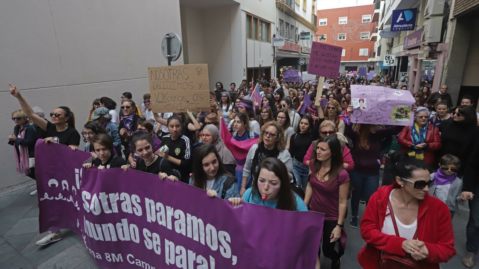 Imágenes de la manifestación  por el Día de la Mujer en Algeciras