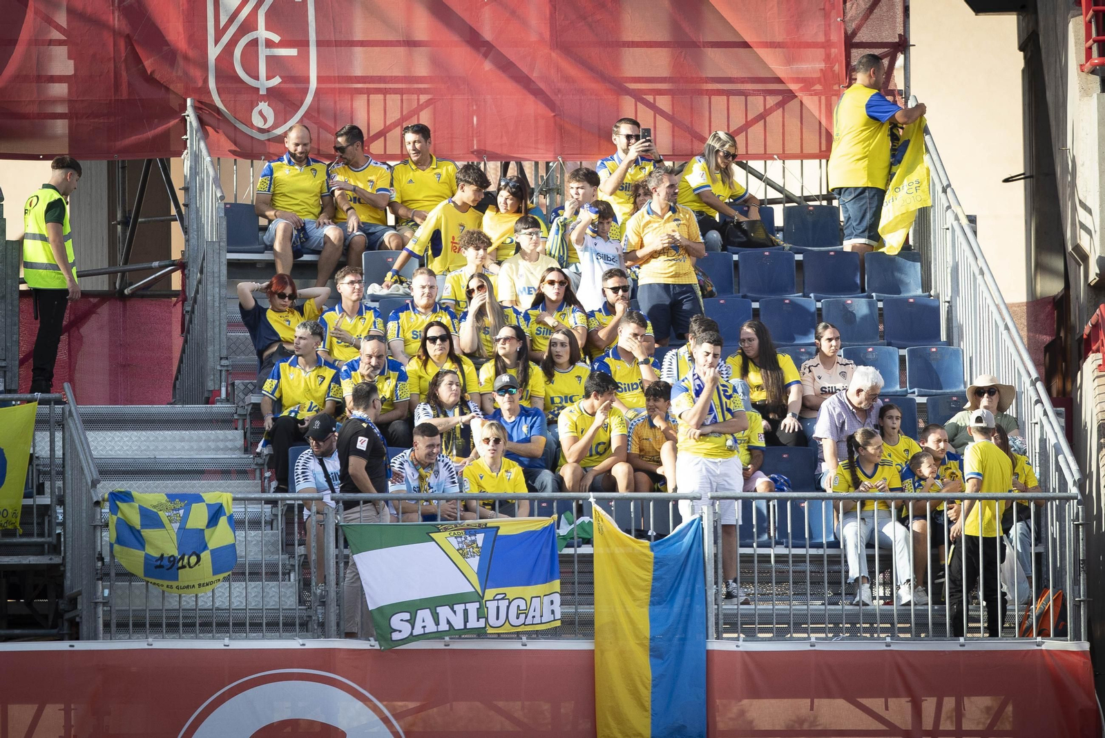 Encuéntrate en la grada del Nuevo Los Cármenes