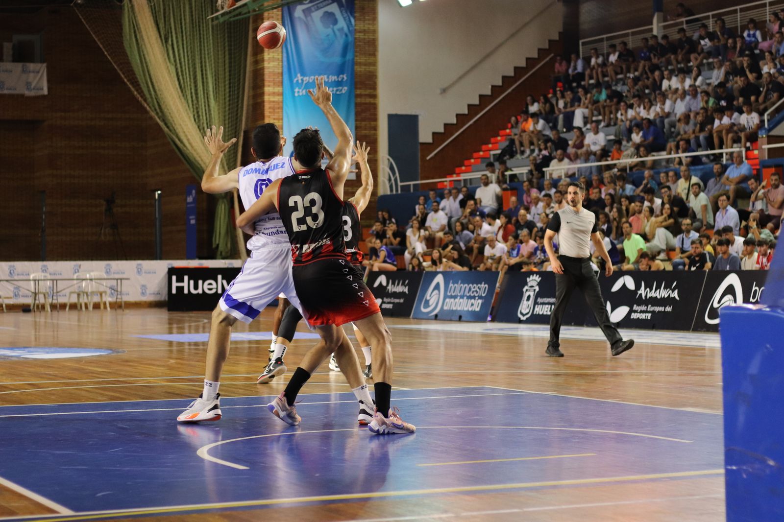 Imágenes de la primera jornada de la fase final a LEB Plata: CB Puerto Sagunto vs Ciudad de Huelva
