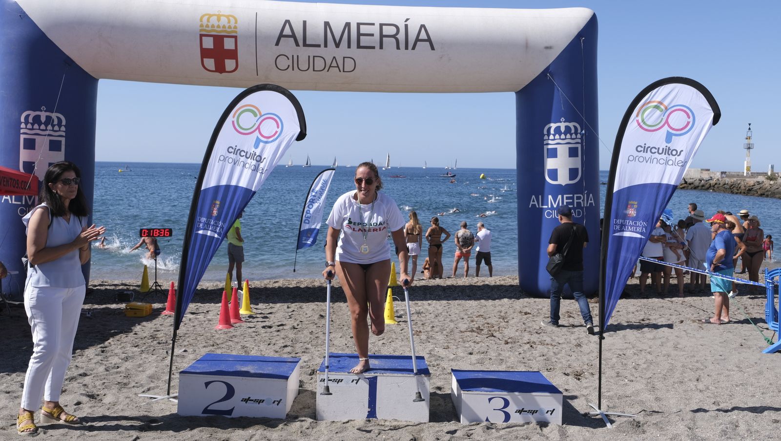 Imágenes de la travesía a nado de la Feria de Almería 2022