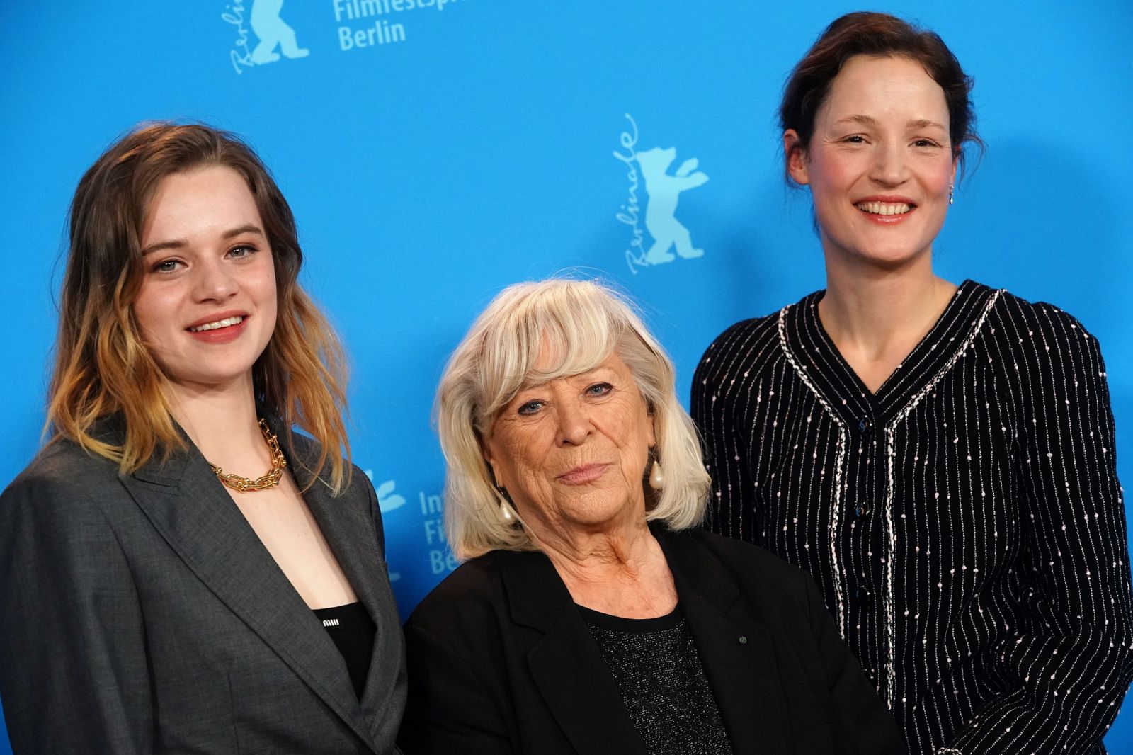 Luna Wedler, Margarethe von Trotta y Vicky Krieps, ayer en la Berlinale