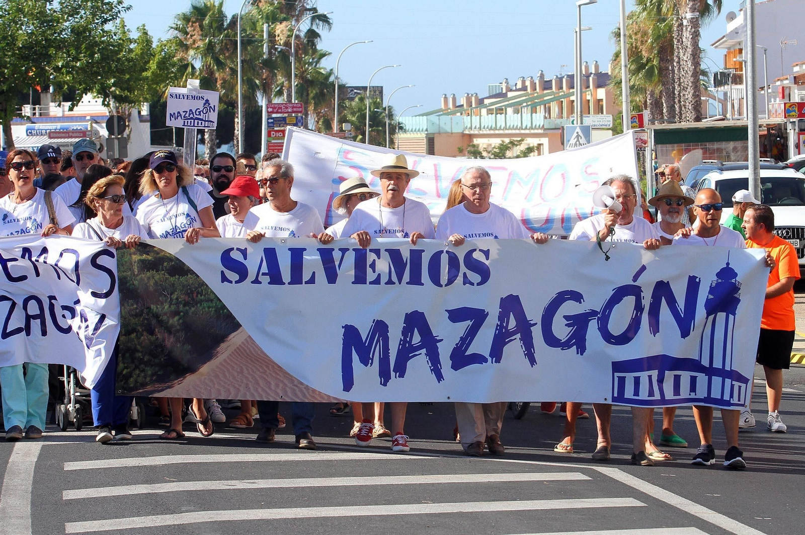 La manifestación "Salvemos Mazagón" en imágenes